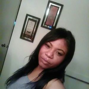 Meet your Posher, Lenora